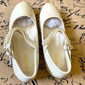 Girls/ women dress shoes